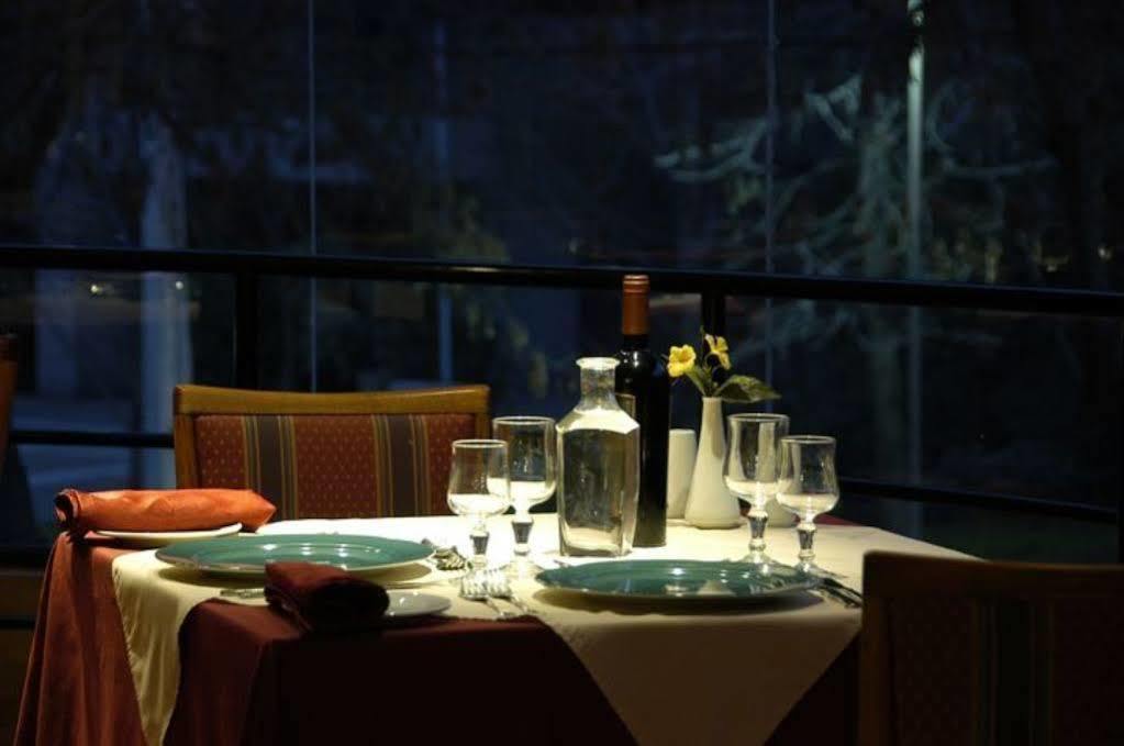 Hotel Leonardo Da Vinci Santiago Buitenkant foto